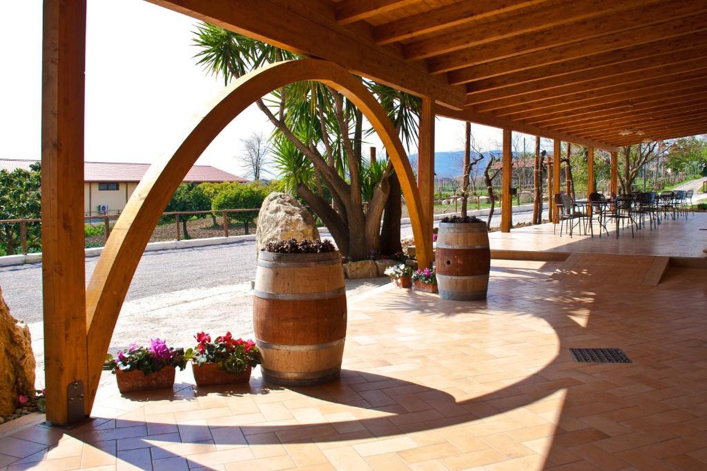 Agriturismo Terra Di Vento Montecorvino Pugliano Ngoại thất bức ảnh